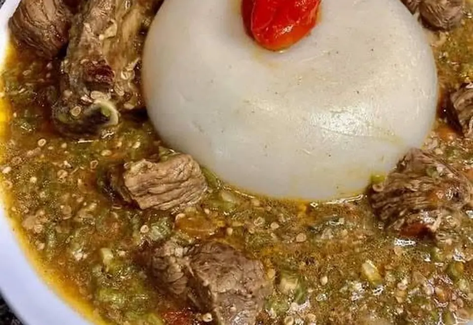 Sauce gombo & couscous manioc